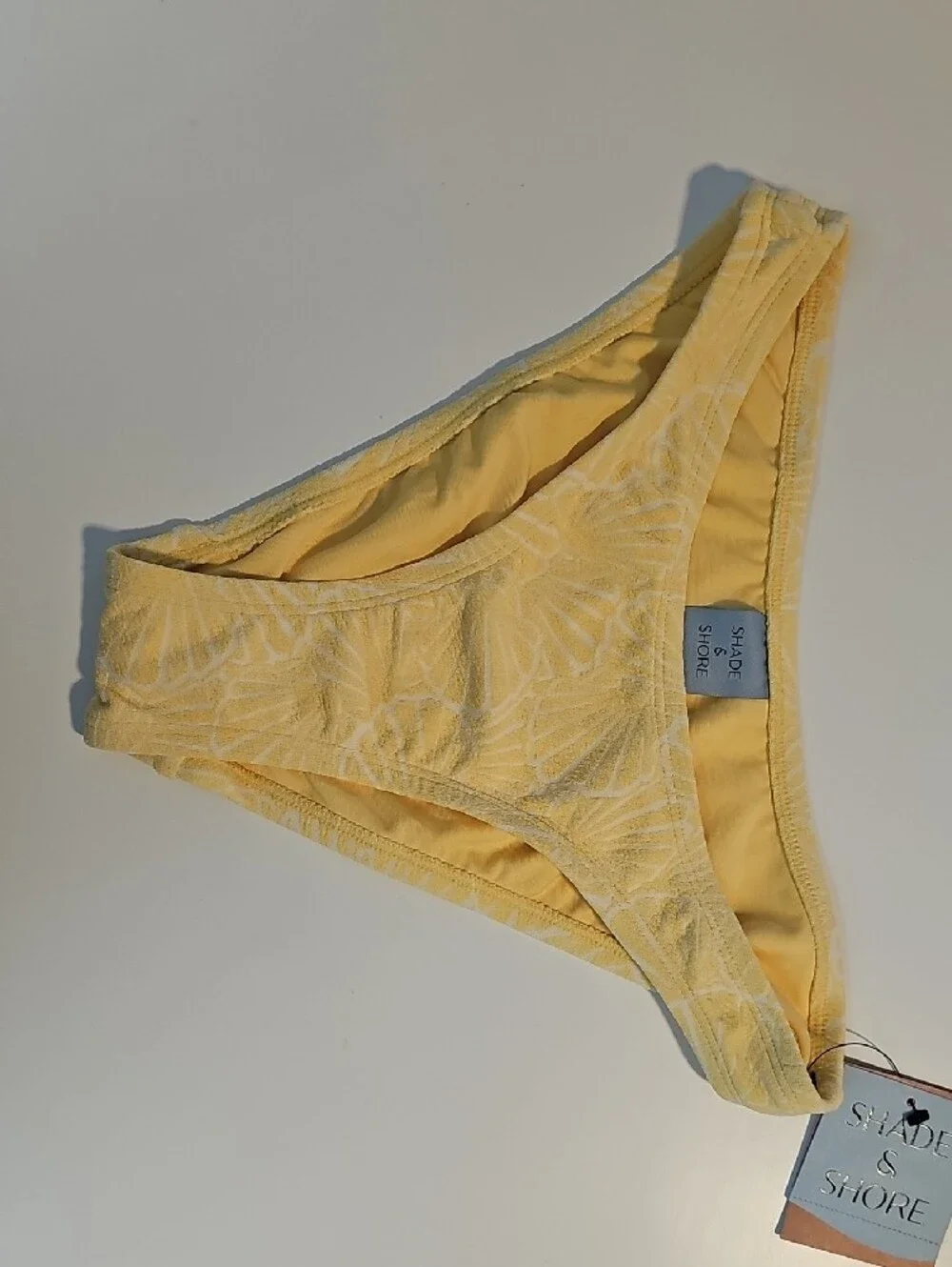 Shade & Shore Women's S White Triangle Top with Yellow/White Shell Bikini Bottom